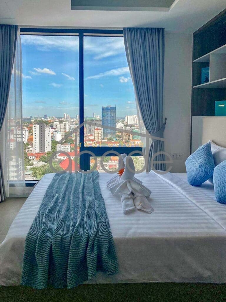 Large 3 bedroom apartment for sale tonle bassac