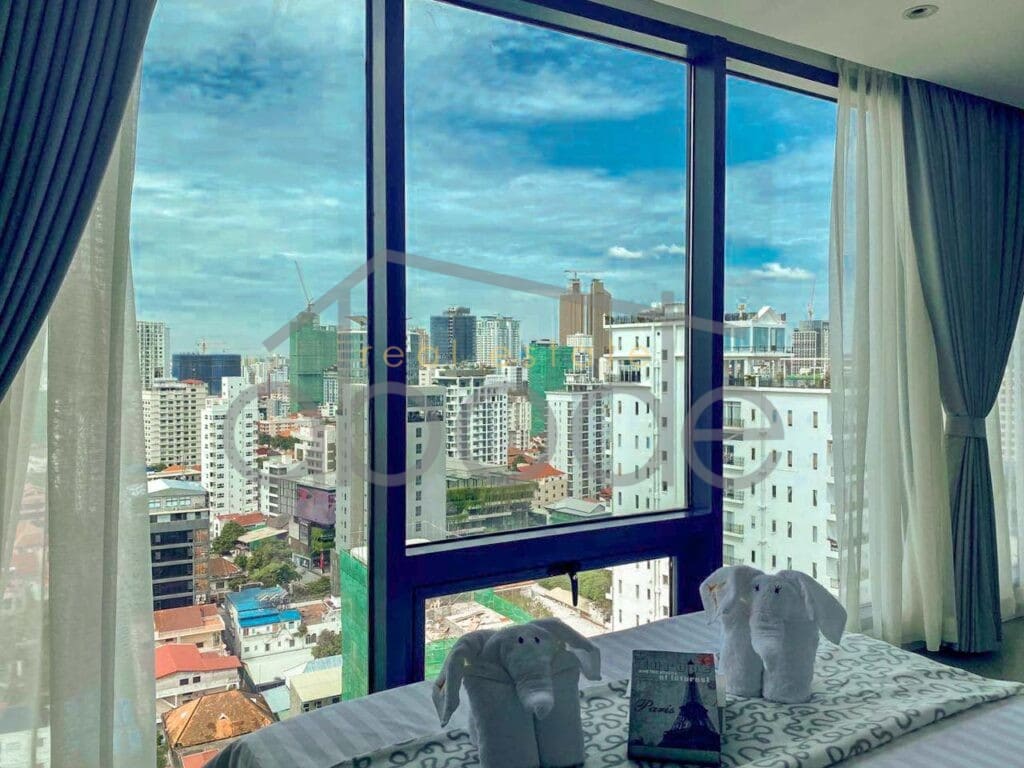 Large 3 bedroom apartment for sale tonle bassac