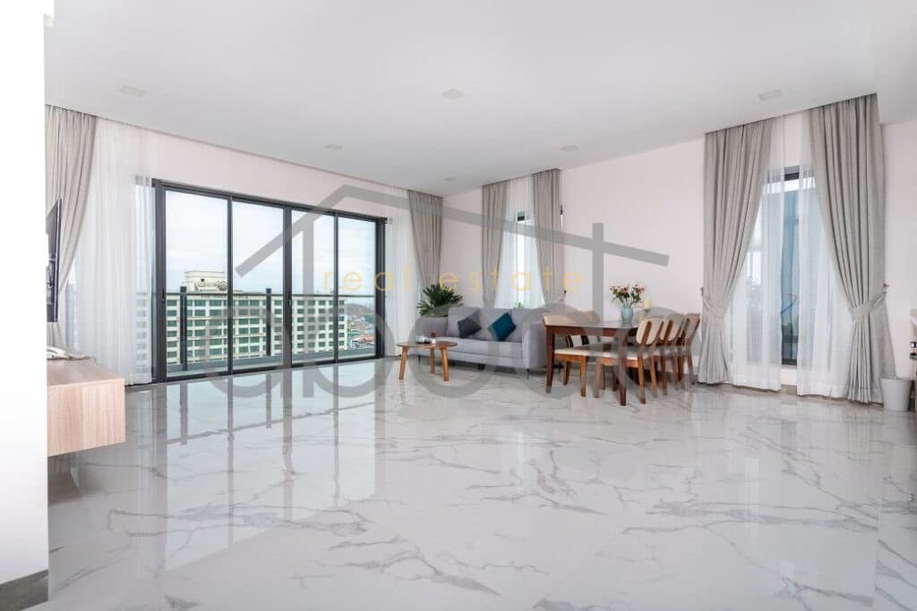 3-bedroom penthouse apartment for rent central Phnom Penh