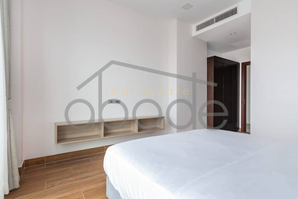 3-bedroom penthouse apartment for rent central Phnom Penh