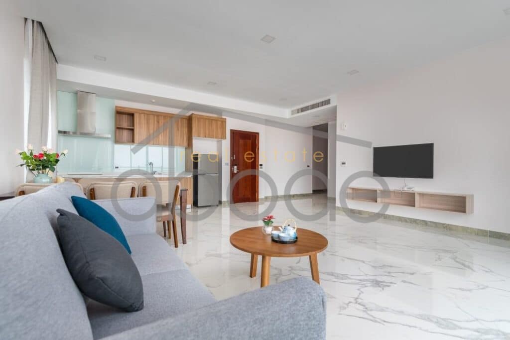 3-bedroom penthouse apartment for rent central Phnom Penh