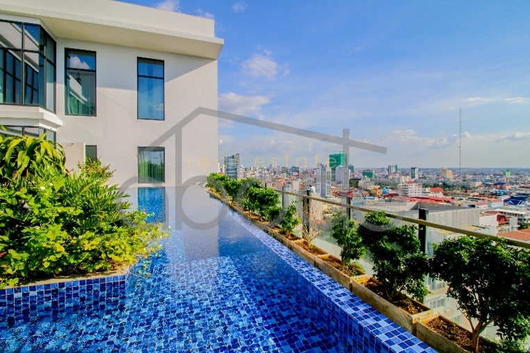 3-bedroom penthouse apartment for rent central Phnom Penh