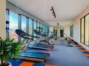 3-bedroom penthouse apartment for rent central Phnom Penh