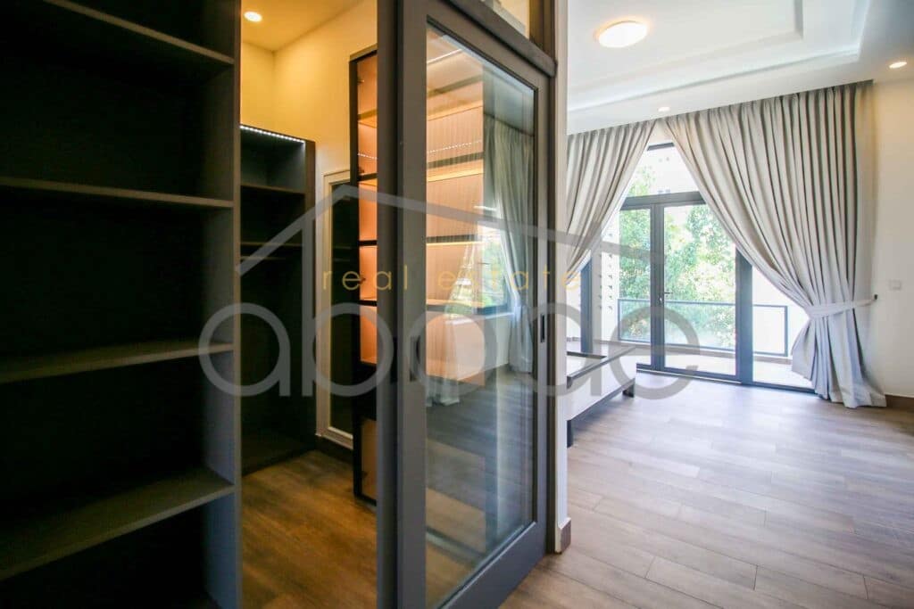 Luxury 4 bedroom town house Phnom Penh