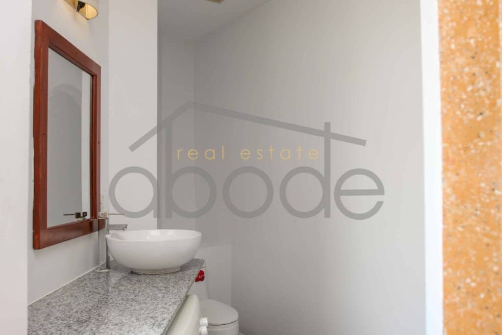 Studio apartment for rent BKK 1 Independence Monument