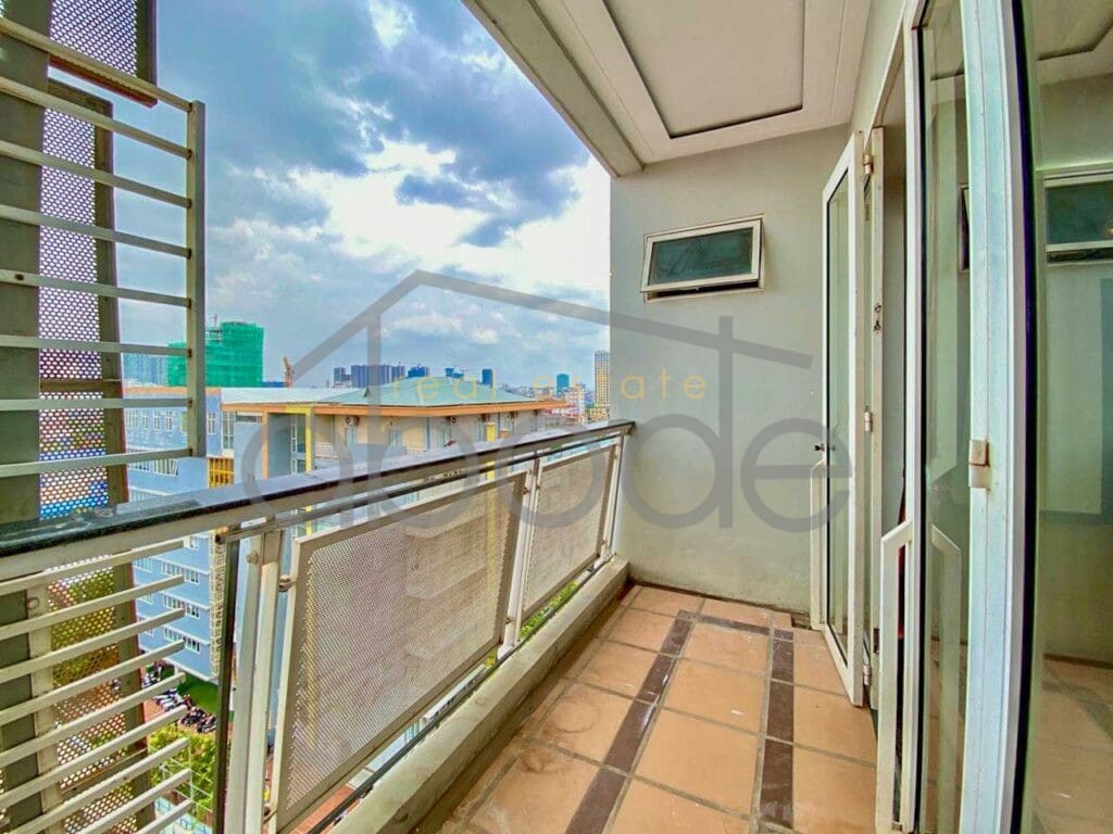 large 2 bedroom apartment for rent Russian Market