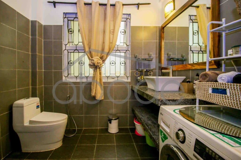 2 bedroom Riverside apartment for rent Daun Penh