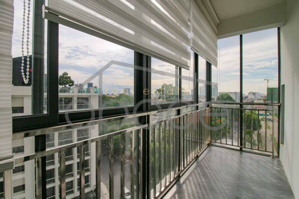 2 bedroom apartment for rent Riverside Daun Penh