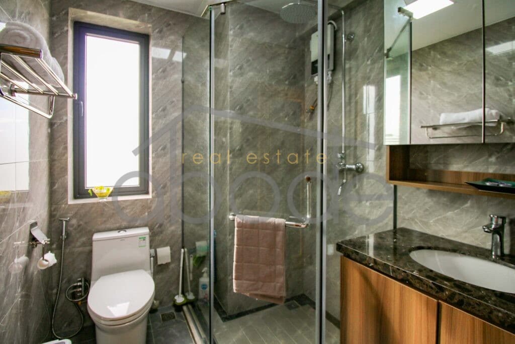 2 bedroom apartment for rent Riverside Daun Penh