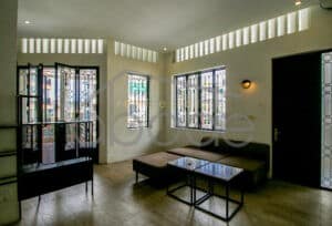 2 bedroom colonial apartment for rent Riverside Daun Penh