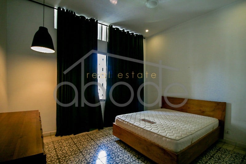 2 bedroom colonial apartment for rent Riverside Daun Penh