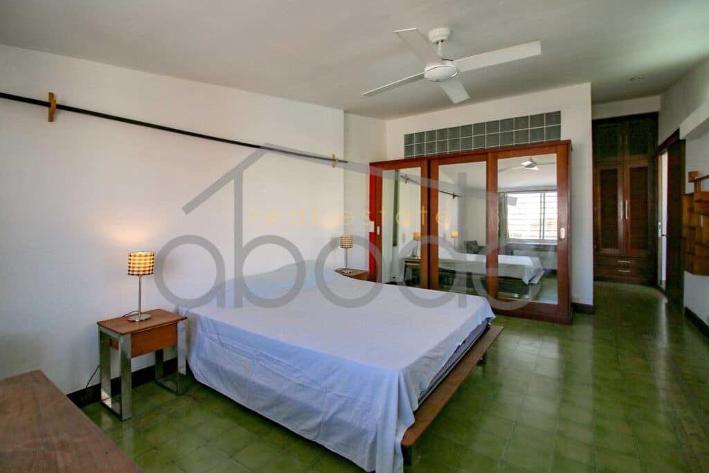 3 bedroom Riverside apartment for rent Daun Penh