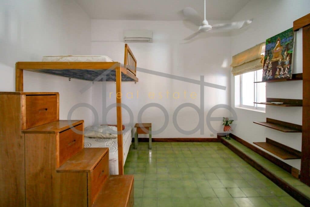 3 bedroom Riverside apartment for rent Daun Penh
