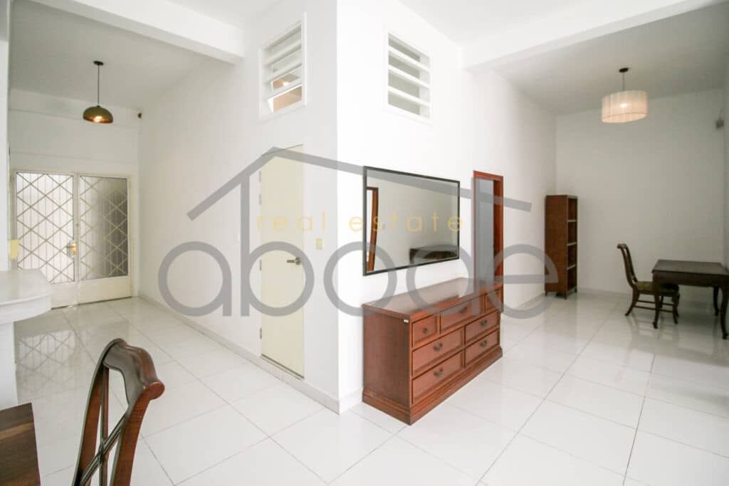 3 bedroom apartment for rent Daun Penh Wat Phnom
