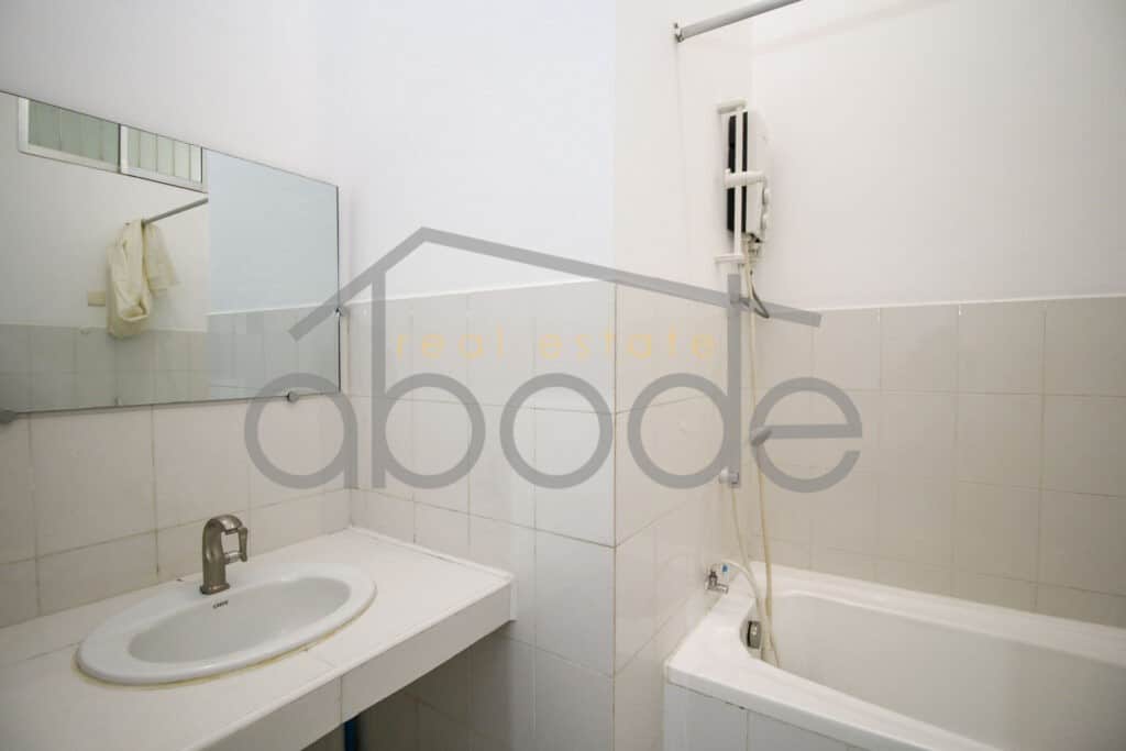3 bedroom apartment for rent Daun Penh Wat Phnom