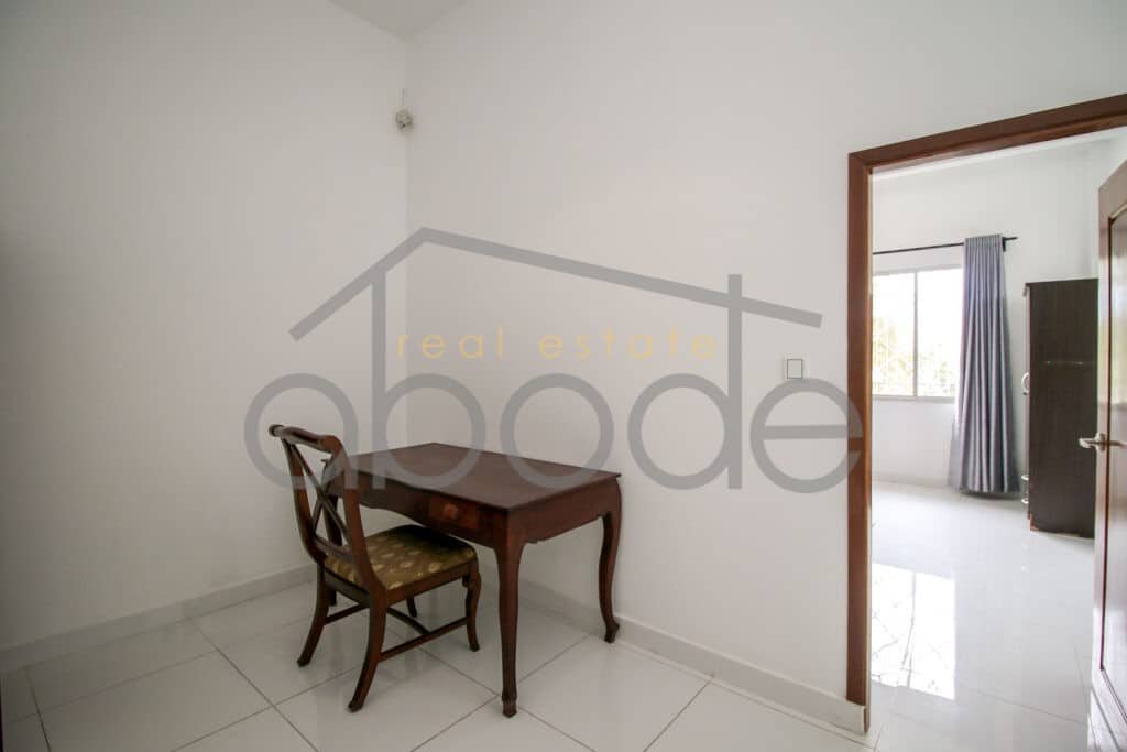 3 bedroom apartment for rent Daun Penh Wat Phnom