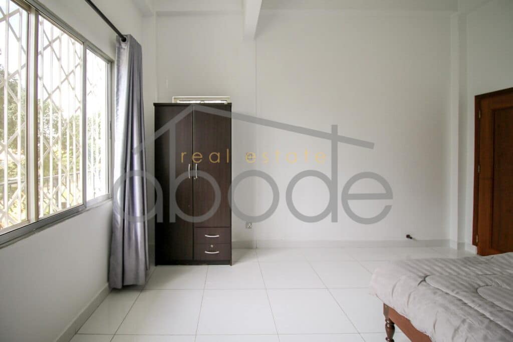 3 bedroom apartment for rent Daun Penh Wat Phnom