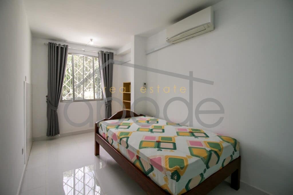 3 bedroom apartment for rent Daun Penh Wat Phnom