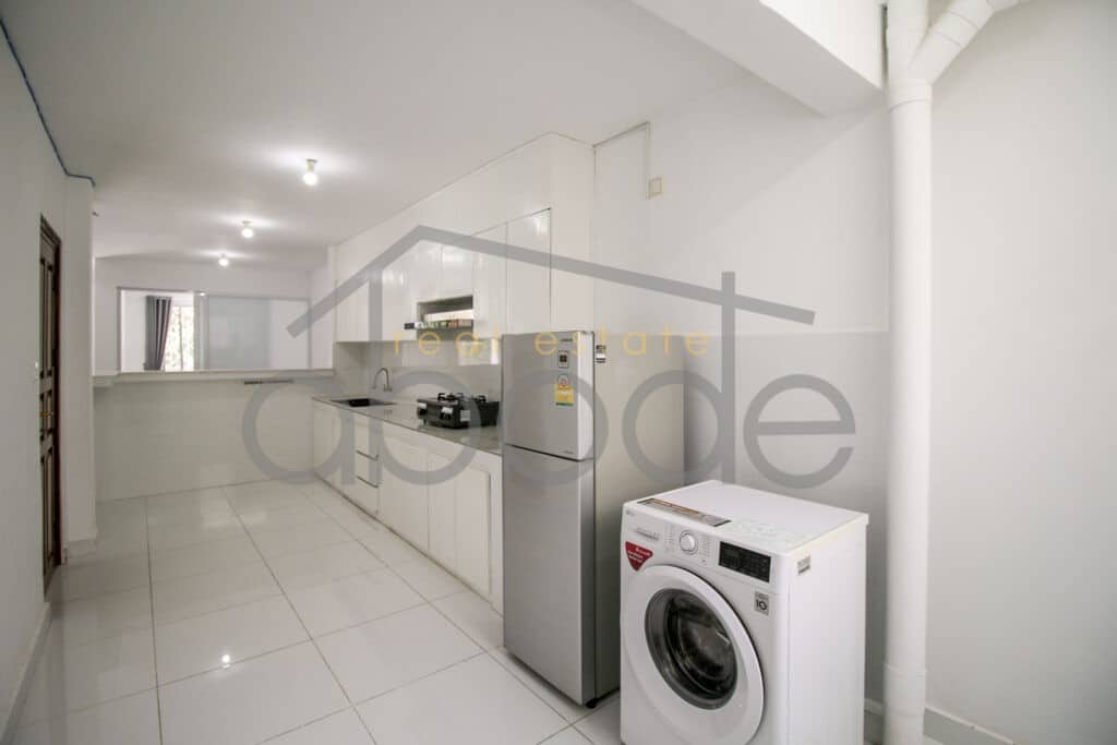 3 bedroom apartment for rent Daun Penh Wat Phnom