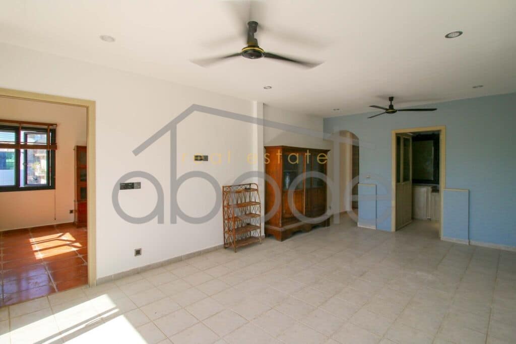 3 bedroom modern apartment for rent Daun Penh BKK 1