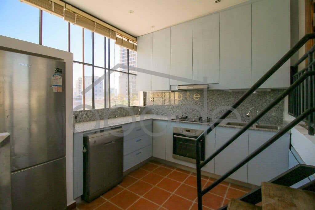 3 bedroom modern apartment for rent Daun Penh BKK 1