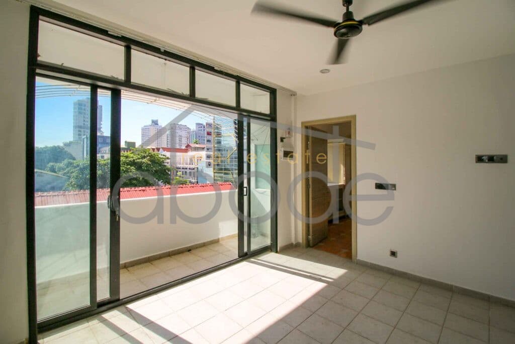3 bedroom modern apartment for rent Daun Penh BKK 1