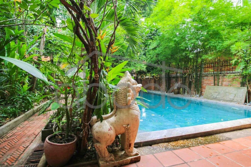 5-bedroom-villa-garden-swimming-pool-for-sale-chbar-ampov