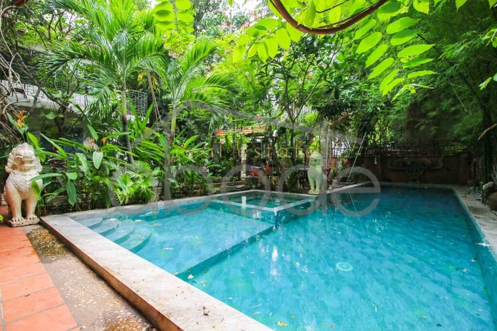 5-bedroom-villa-garden-swimming-pool-for-sale-chbar-ampov
