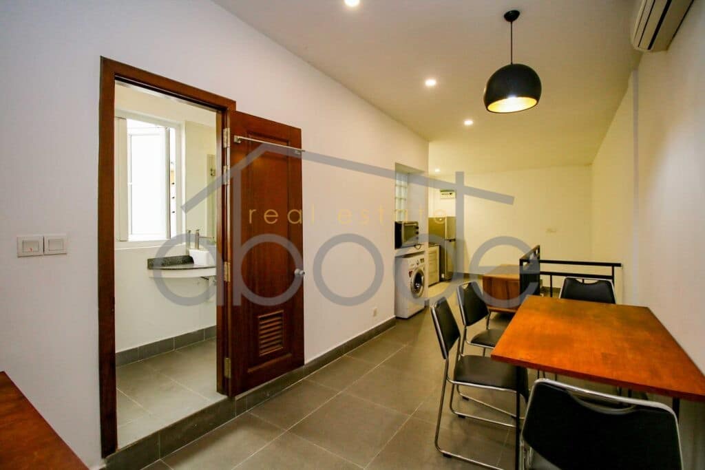 Large studio apartment for rent Daun Penh