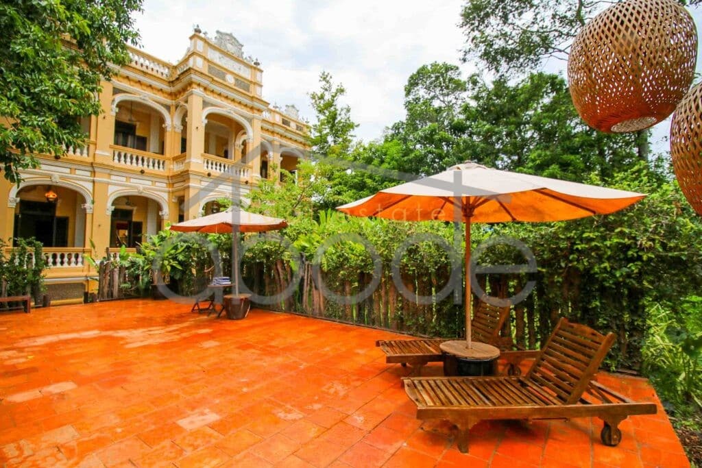 Luxury colonial hotel for sale Chhlong Kratie Province