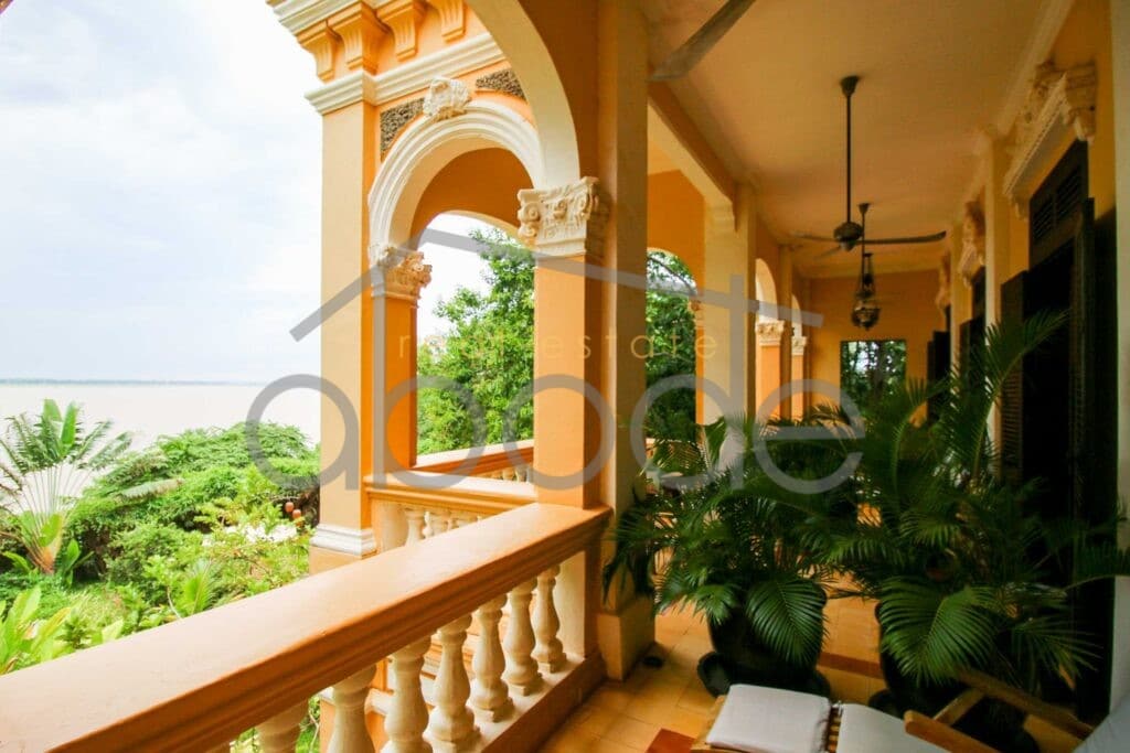 Luxury colonial hotel for sale Chhlong Kratie Province