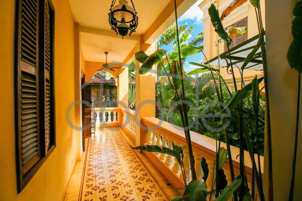 Luxury colonial hotel for sale Chhlong Kratie Province