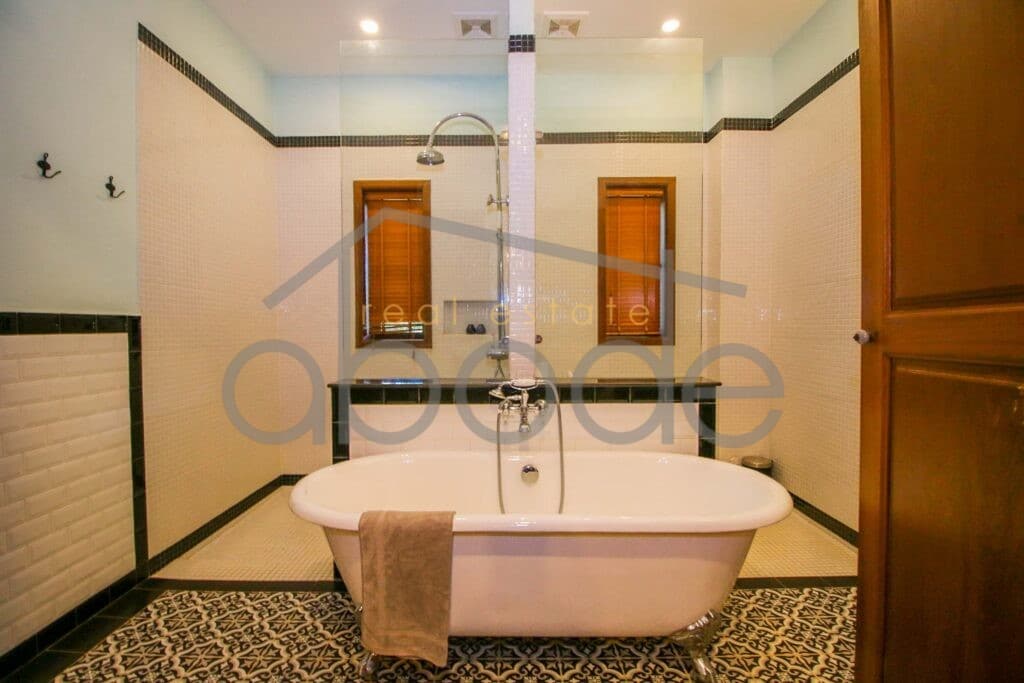 Luxury colonial hotel for sale Chhlong Kratie Province