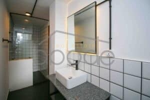 Modern 2 bedroom apartment for rent Central market