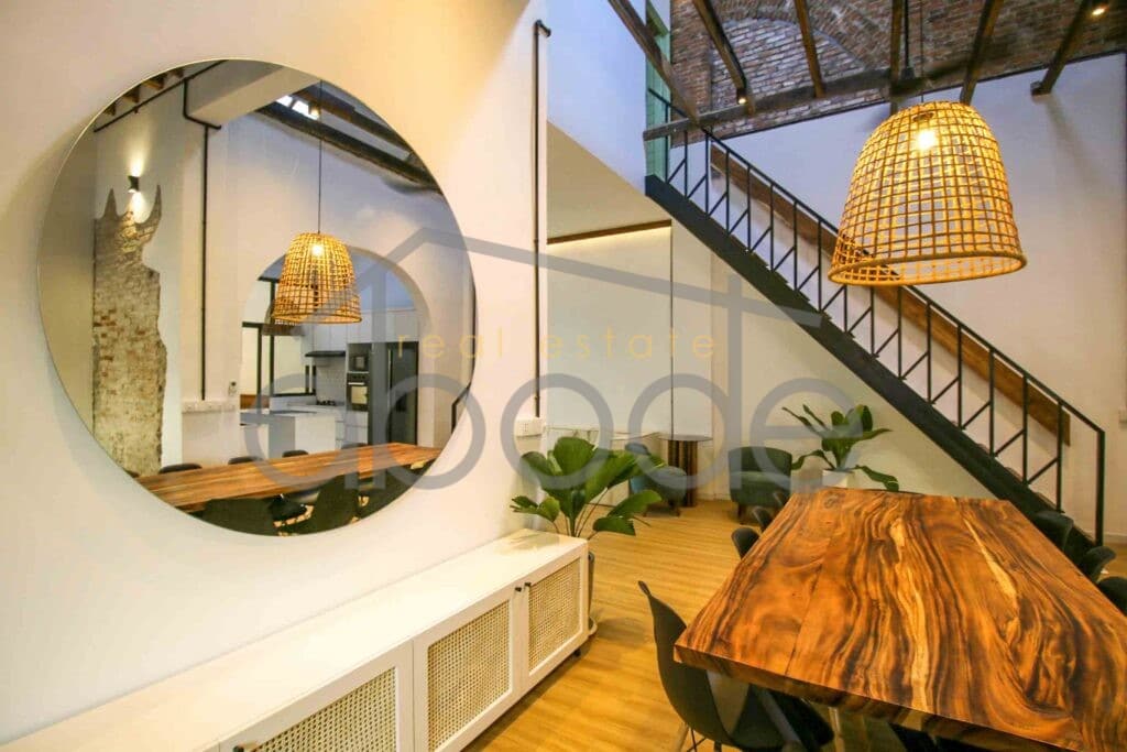 Renovated Modern Colonial style 4 bedroom apartment for rent Daun Penh