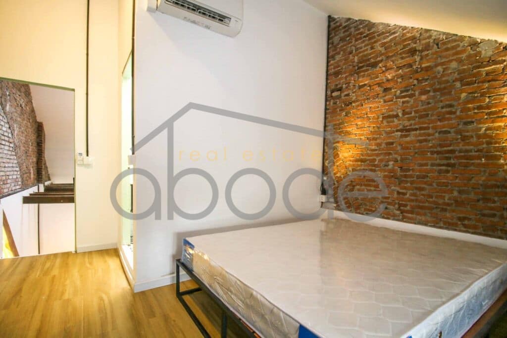 Renovated Modern Colonial style 4 bedroom apartment for rent Daun Penh