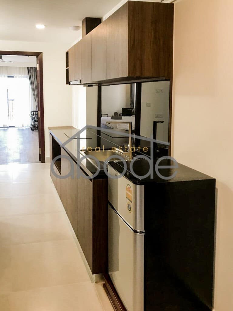 1 bedroom apartment royal palace for rent