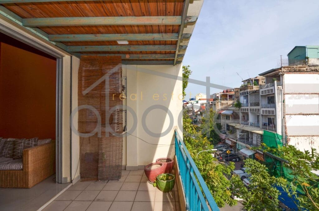 1 bedroom duplex apartment for sale Daun Penh