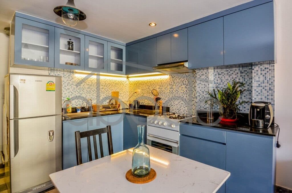1 bedroom fully renovated Riverside apartment private terrace for rent