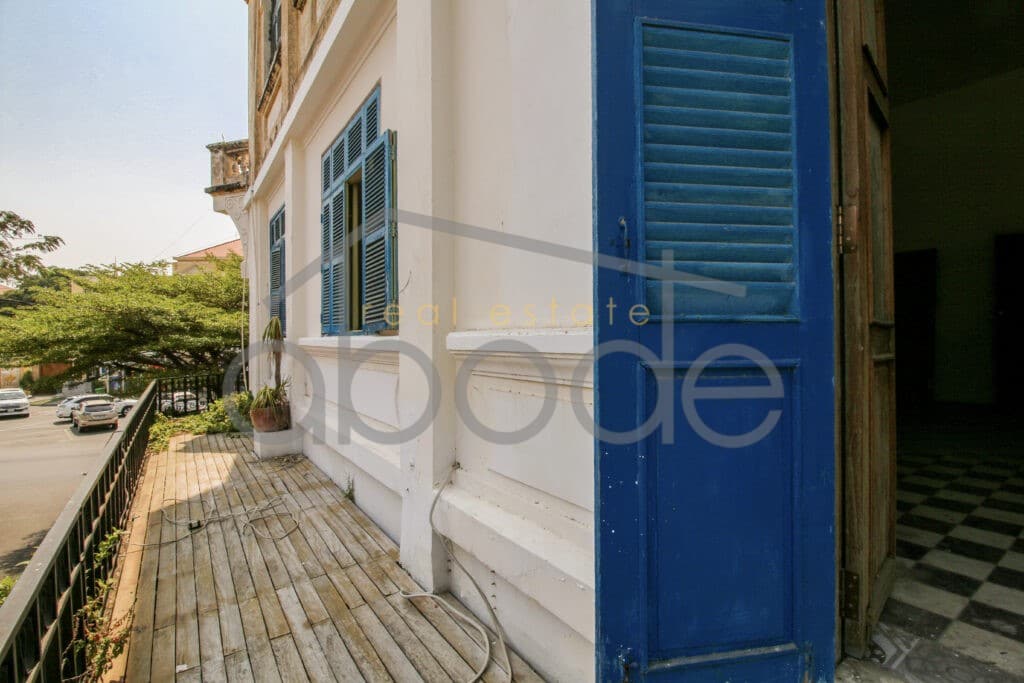 1st floor colonial space for rent Wat Phnom Daun Penh
