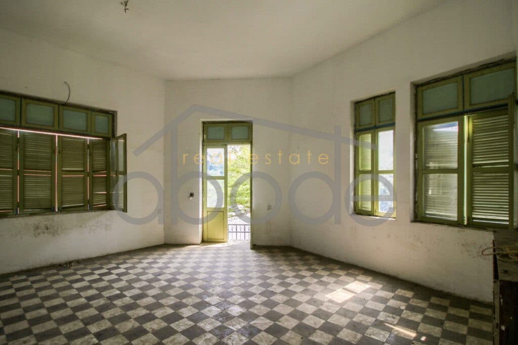 1st floor colonial space for rent Wat Phnom Daun Penh