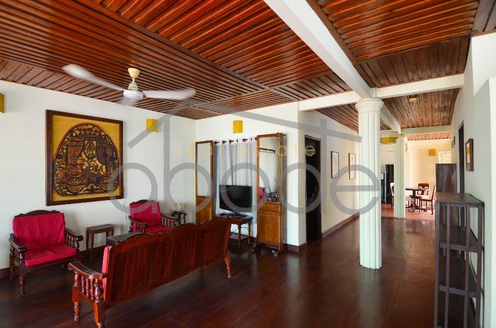 2 bedroom apartment for rent Royal Palace Daun Penh