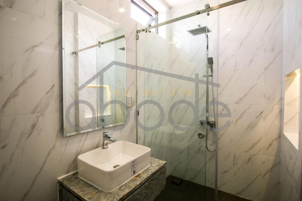 2 bedroom apartment for rent Russian Market