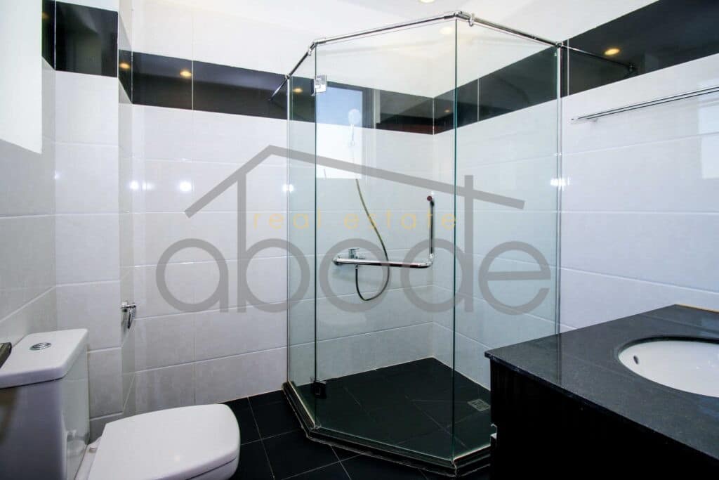 2 bedroom apartment for rent Russian Market