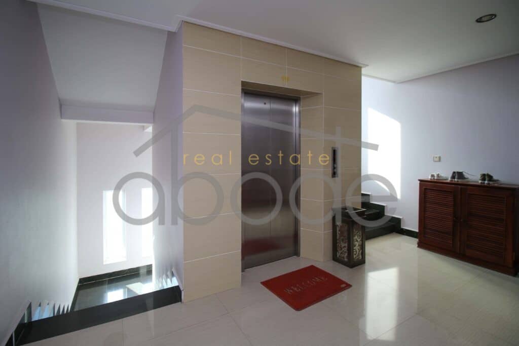 2 bedroom apartment for rent Russian Market