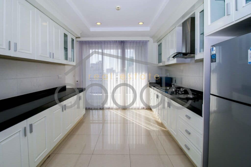 2 bedroom apartment for rent Russian Market