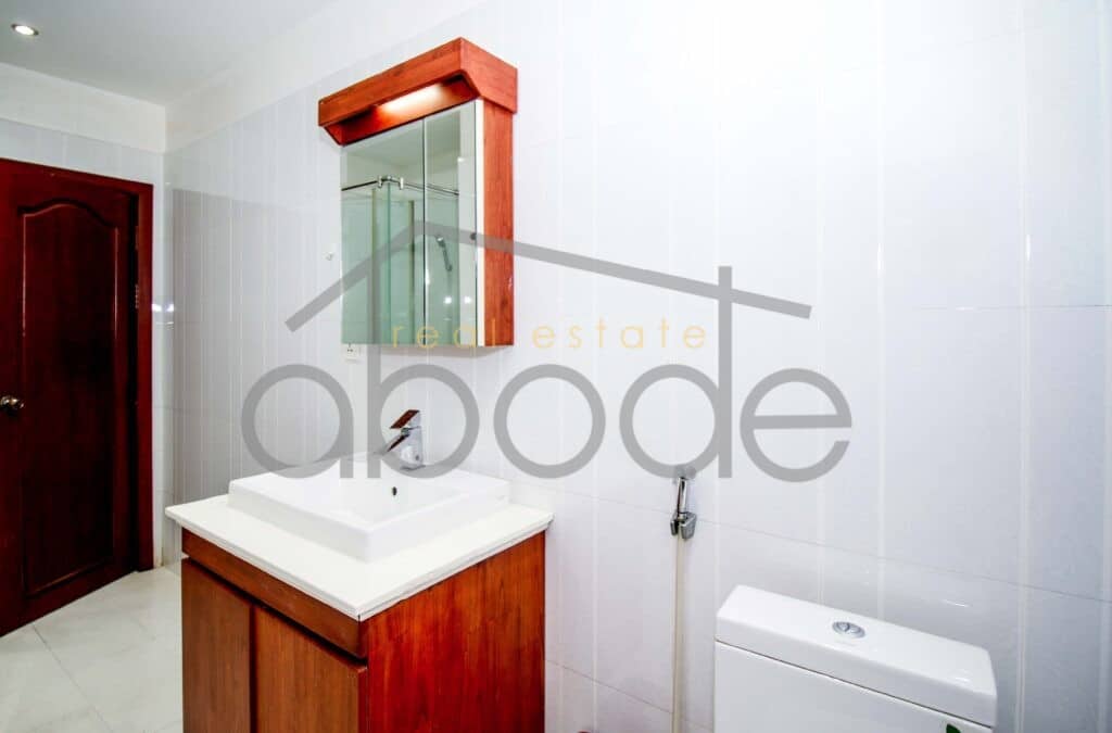 2 bedroom apartment for rent Russian Market