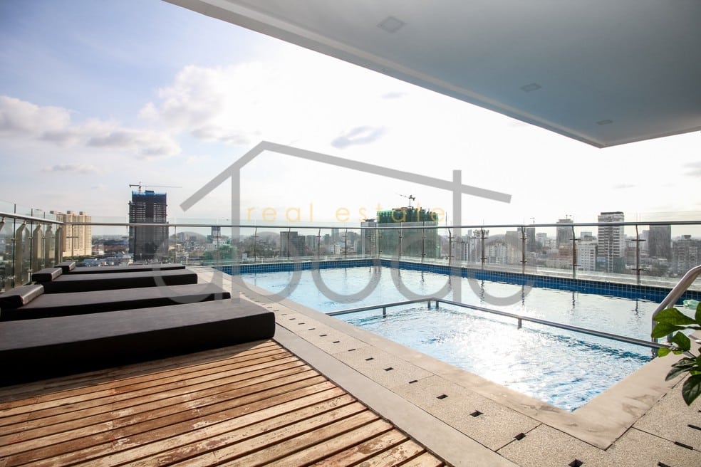 2 bedroom apartment swimming pool for rent Bassac Lane BKK 1