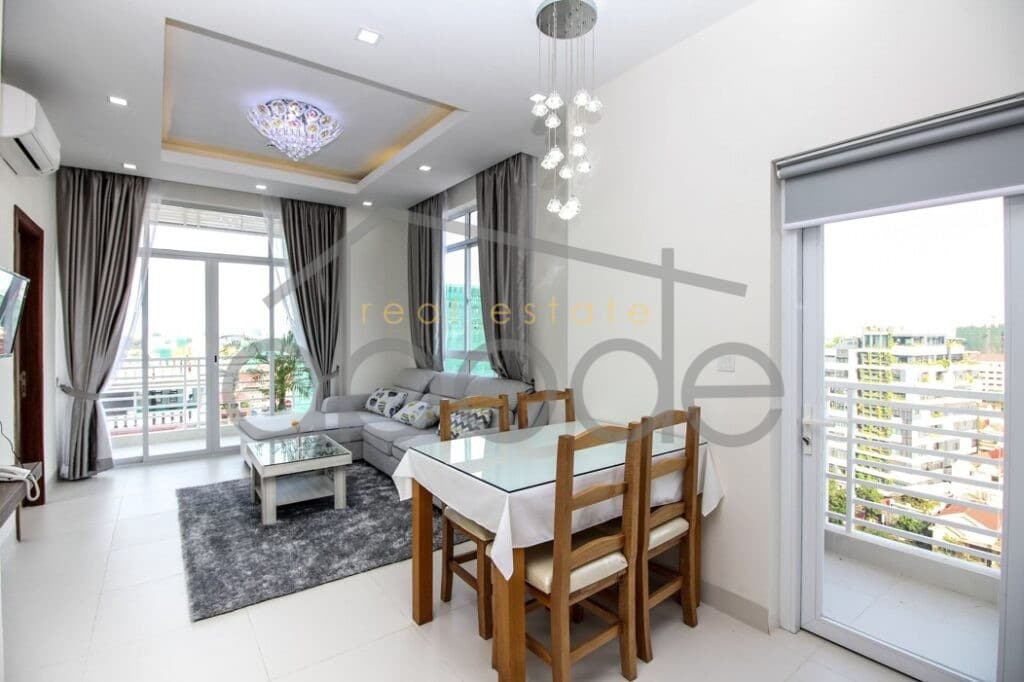 2 bedroom apartment swimming pool for rent Bassac Lane BKK 1