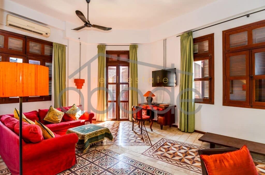 2 bedroom colonial apartment for rent Wat Phnom